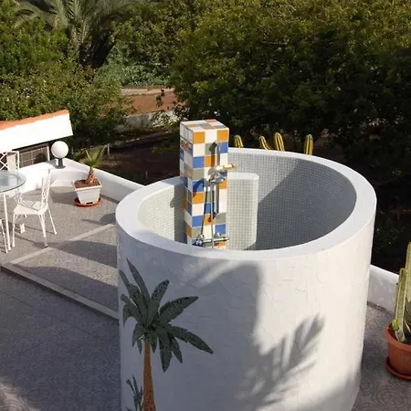 Mit Pool Und 180 Grad Terrassenausblick