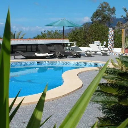 Mit Pool Und 180 Grad Terrassenausblick