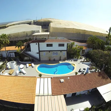 Mit Pool Und 180 Grad Terrassenausblick